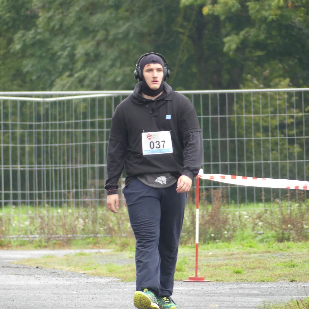 Bild vom 13. Benefizlauf im Jahr 2022. Dies ist das 19. Bild.